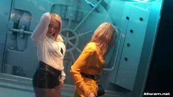 Showing Off In The Showers Screencap 38 on sinx.preview.netperv.com