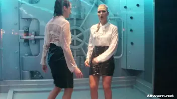 Showing Off In The Showers Screencap 58 on sinx.preview.netperv.com