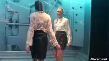 Showing Off In The Showers Screencap 59 on sinx.preview.netperv.com