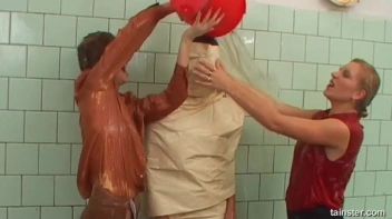 Buckets of Fun Screencap 49 on sinx.preview.netperv.com