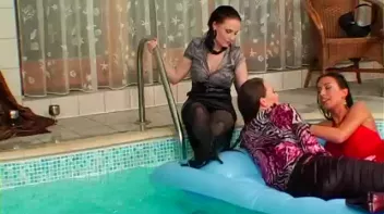 Staying Cool by the Pool Screencap 91 on sinx.preview.netperv.com