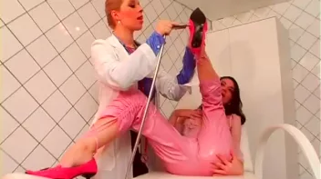 The Wet Tank Screencap 56 on sinx.preview.netperv.com