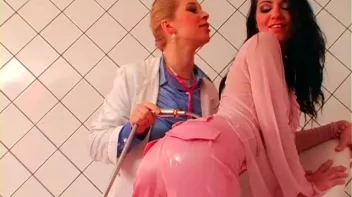 The Wet Tank Screencap 46 on sinx.preview.netperv.com