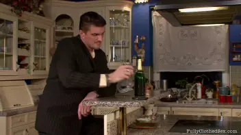 Sweet Dreams Are Made Of These Screencap 1 on sinx.preview.netperv.com