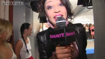 Muddy Wrestling: Jenna Lovely vs Lilith Virago & Gabriella vs. Sheila Screencap 3 on sinx.preview.netperv.com