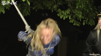 Sexy Officer Taken Hostage Screencap 28 on sinx.preview.netperv.com