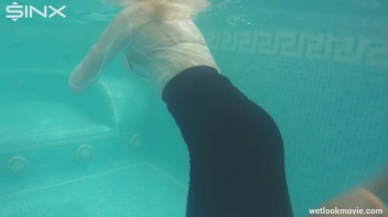 Glamour Girl's Poolside Dip Screencap 36 on sinx.preview.netperv.com