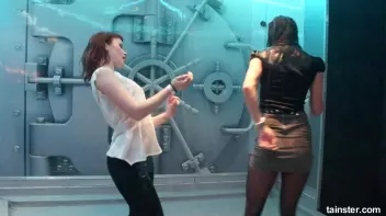 Shy girls get wet Screencap 29 on sinx.preview.netperv.com