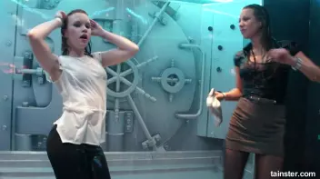 Shy girls get wet Screencap 32 on sinx.preview.netperv.com