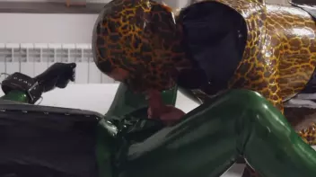 Latexgelüste 3 Screencap 4 on sinx.preview.netperv.com