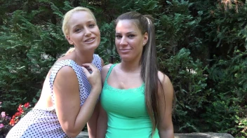 Girlfriends Lustful Outdoor Face Licking Screencap 2 on sinx.preview.netperv.com