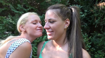 Girlfriends Lustful Outdoor Face Licking Screencap 5 on sinx.preview.netperv.com