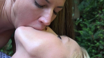 Girlfriends Lustful Outdoor Face Licking Screencap 62 on sinx.preview.netperv.com