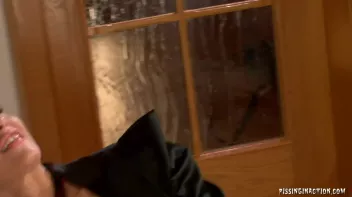 Paint Me Yellow Screencap 57 on sinx.preview.netperv.com