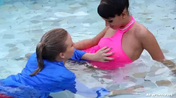 Wet Luxury Screencap 73 on sinx.preview.netperv.com