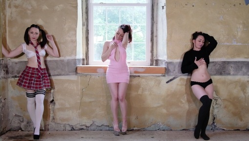 Latest deal - Dylan Fox And The Fox Sisters Totally Nude And Erotic