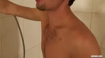 Shower Buddies Need A Female Touch Screencap 58 on sinx.preview.netperv.com