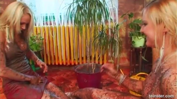 Good Old Fashioned Girlie Mudfight Screencap 70 on sinx.preview.netperv.com