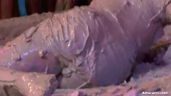 Blonde vs. Brunette Mud Battle Screencap 24 on sinx.preview.netperv.com