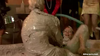 Blonde vs. Brunette Mud Battle Screencap 27 on sinx.preview.netperv.com