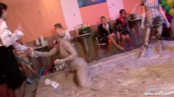 Blonde vs. Brunette Mud Battle Screencap 38 on sinx.preview.netperv.com