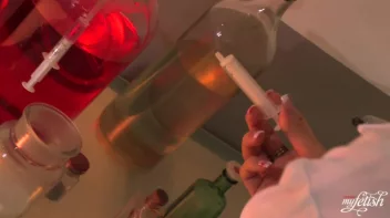 Lesbian Laboratory Creation Screencap 2 on sinx.preview.netperv.com