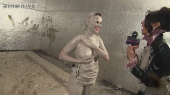 Muddy Wrestling: Regina vs. Kirsten Plant Screencap 114 on sinx.preview.netperv.com