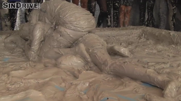 Muddy Wrestling: Regina vs. Kirsten Plant Screencap 61 on sinx.preview.netperv.com