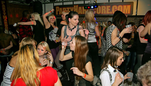 Latest deal - Party Hardcore Vol. 59 Part 1 - Cam 3