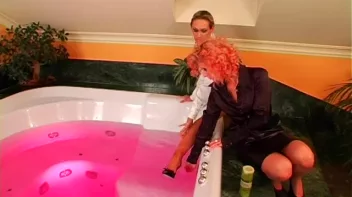 Three Hot Babes In One Tub Screencap 4 on sinx.preview.netperv.com