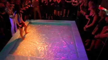 Sharka Blue In a Messy Gel Smackdown Screencap 7 on sinx.preview.netperv.com