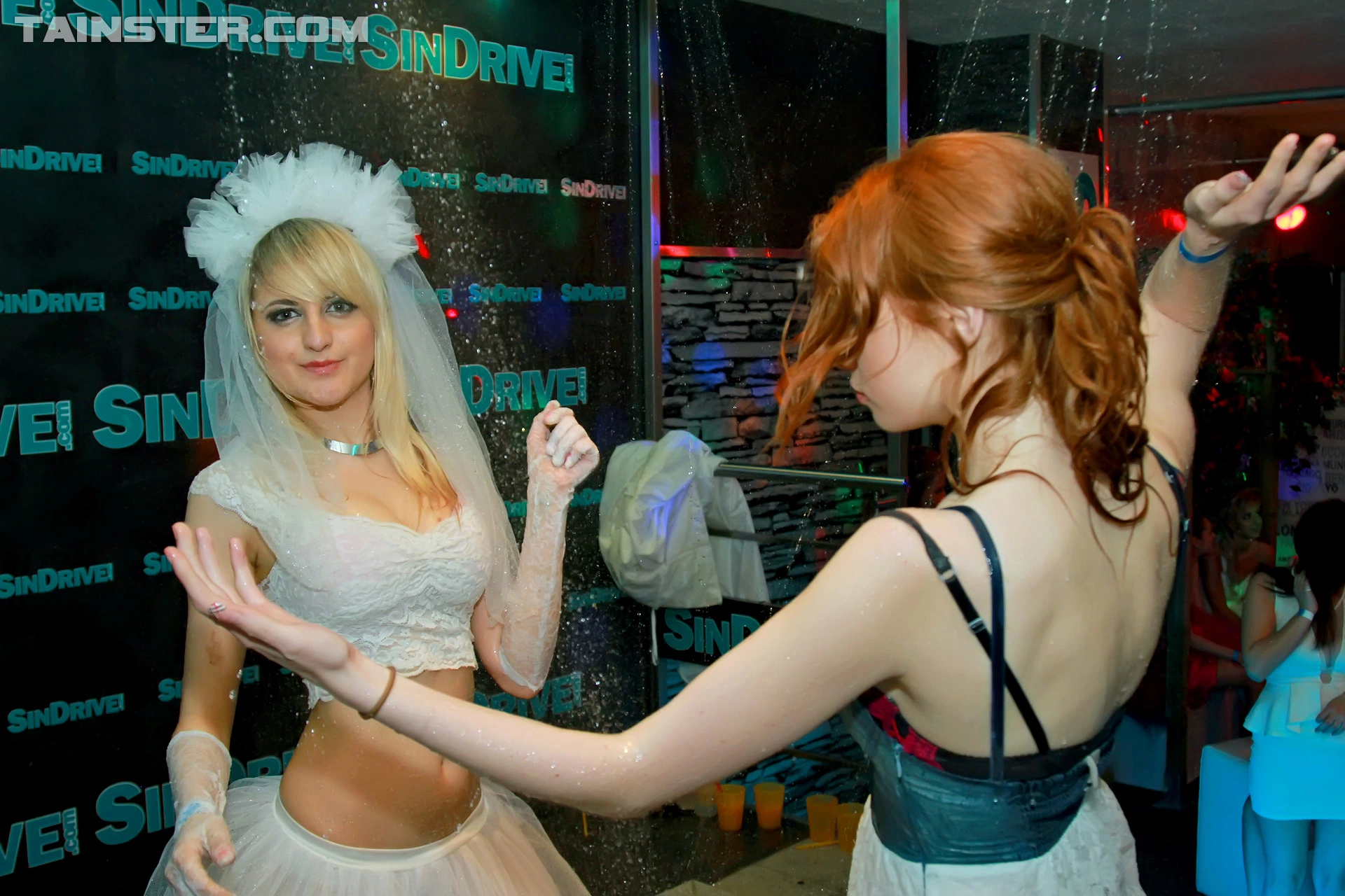 Bridal Fuck Wars Part 4 - Shower Cam on sinx.preview.netperv.com