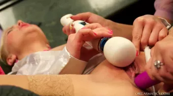 Let's Let The Vibrators Do The Talking Screencap 85 on sinx.preview.netperv.com