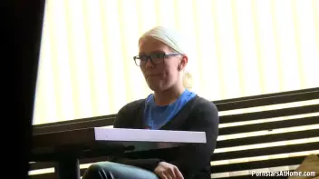 No Need To Leave The Bar With This Babe! Screencap 9 on sinx.preview.netperv.com