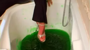 She Loves To Get Messy Any Way She Can Screencap 10 on sinx.preview.netperv.com