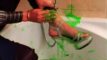 She Loves To Get Messy Any Way She Can Screencap 21 on sinx.preview.netperv.com