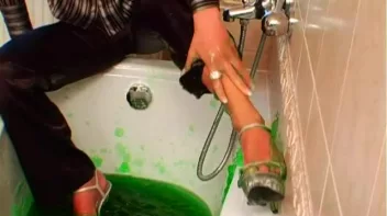 She Loves To Get Messy Any Way She Can Screencap 22 on sinx.preview.netperv.com