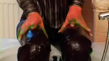 She Loves To Get Messy Any Way She Can Screencap 28 on sinx.preview.netperv.com