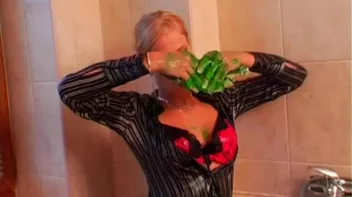 She Loves To Get Messy Any Way She Can Screencap 43 on sinx.preview.netperv.com