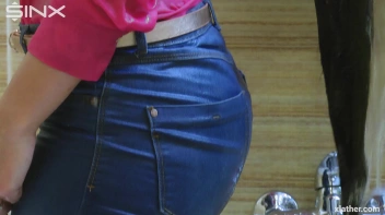 Brunette Babe's Wet and Sudsy Hair Wash Screencap 65 on sinx.preview.netperv.com