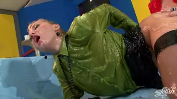 Gooey Flirtation Screencap 66 on sinx.preview.netperv.com