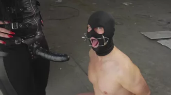 Blas Ihn tief , den Gummischwanz Screencap 1 on sinx.preview.netperv.com