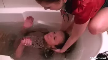 Beauties In The Tub In Fully Clothed Scrub-Down Screencap 76 on sinx.preview.netperv.com