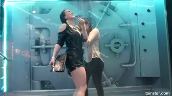 Sweet girls getting the wetlook Screencap 27 on sinx.preview.netperv.com