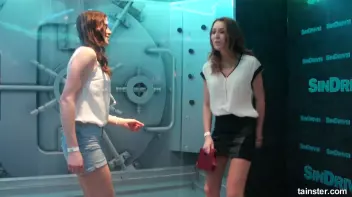 Sweet girls getting the wetlook Screencap 59 on sinx.preview.netperv.com