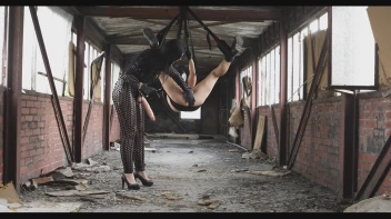 Im hängen durchgefickt Screencap 3 on sinx.preview.netperv.com