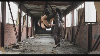 Im hängen durchgefickt Screencap 31 on sinx.preview.netperv.com