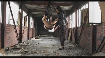 Im hängen durchgefickt Screencap 37 on sinx.preview.netperv.com