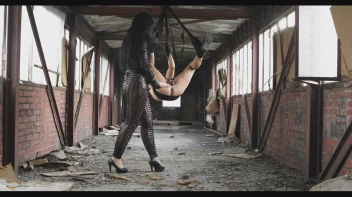 Im hängen durchgefickt Screencap 6 on sinx.preview.netperv.com