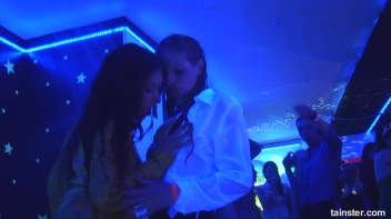 Spring Break Blow-Out Part 3 - Cam 4 Screencap 11 on sinx.preview.netperv.com